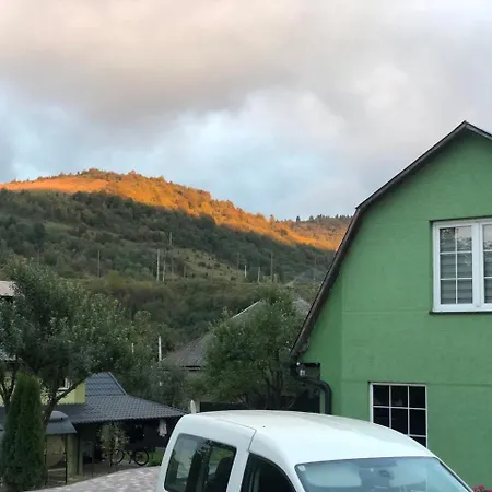 у миколи Apartment *